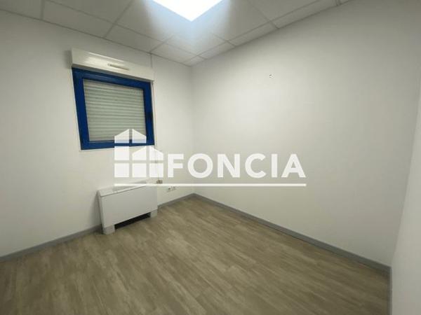 Location Local commercial 4 pièces 94.5 m² - 27 RUE PAUL HENRI SPAAK Valence 26000