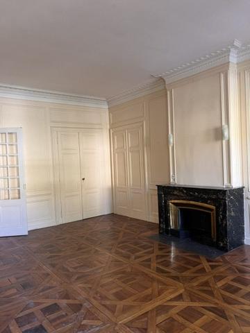 APPARTEMENT T5 - QUARTIER AINAY