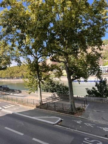 APPARTEMENT T5 - QUARTIER AINAY