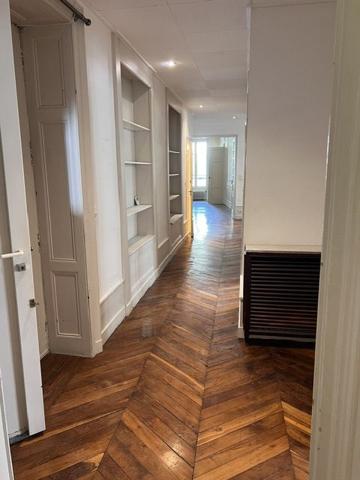 APPARTEMENT T5 - QUARTIER AINAY