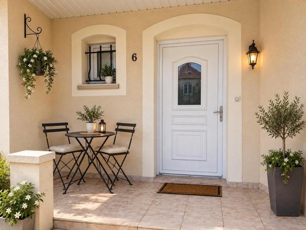 Pavillon individuel situé dans un quartier calme.