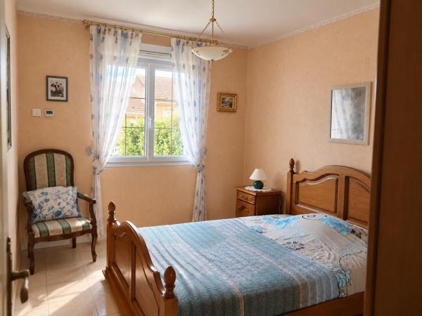 Pavillon individuel situé dans un quartier calme.