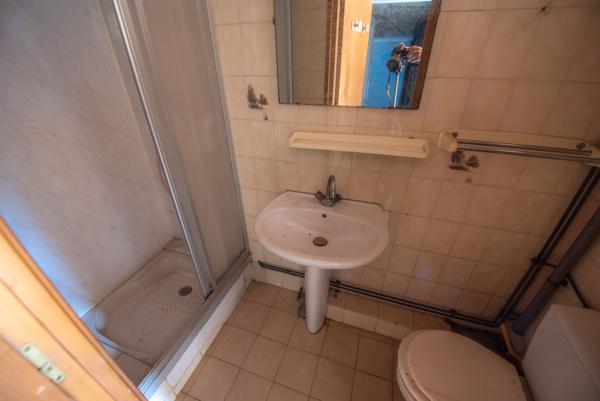 Vals-les-Bains (07600) T1 à 300m des Thermes