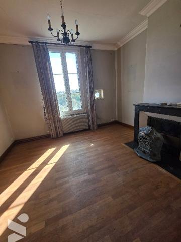 CHÂTEAU-RENAULT (37110) – 210 M² – GRAND GARAGE – TERRAIN CLOS DE 356 M² – FORT POTENTIEL