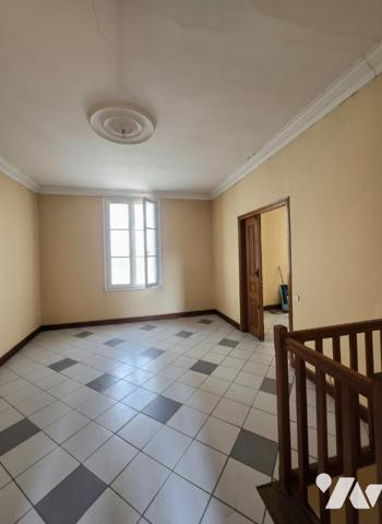 CHÂTEAU-RENAULT (37110) – 210 M² – GRAND GARAGE – TERRAIN CLOS DE 356 M² – FORT POTENTIEL