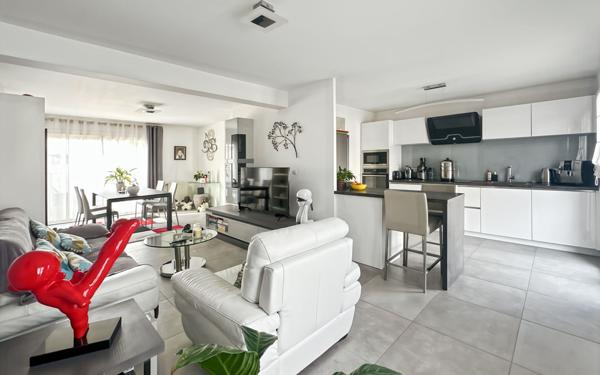 Maison à vendre    3 pièces • 90 m2 Bourg-lès-Valence