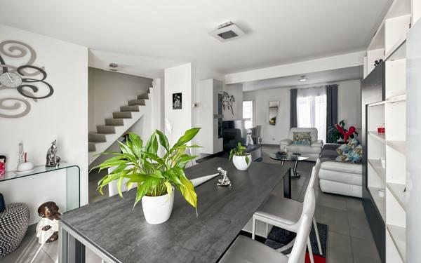 Maison à vendre    3 pièces • 90 m2 Bourg-lès-Valence