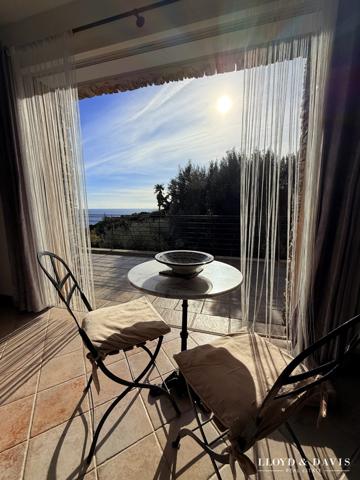 Maison spacieuse vue panoramique mer & montagne