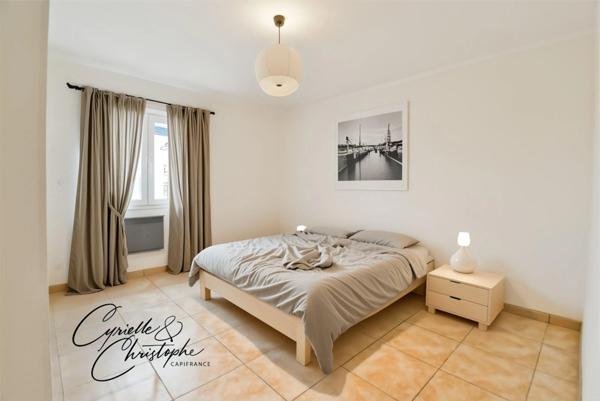 Dpt Hérault (34), à vendre à Plaissan – Villa moderne T6 216m² – Terrain de 2 000m² avec piscine et pool house