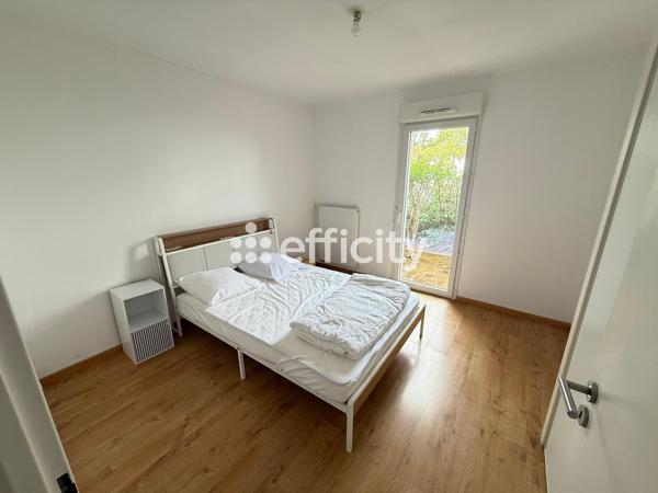 Appartement
         3 pièces
        - 58 m² 179 000 € *