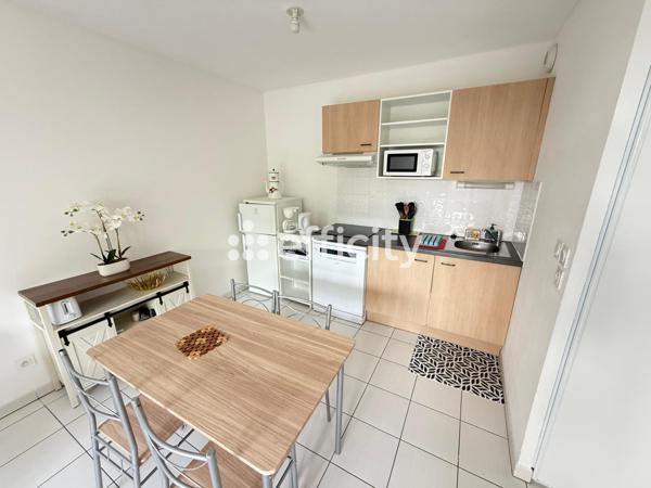 Appartement
         3 pièces
        - 58 m² 179 000 € *