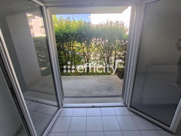 Appartement
         3 pièces
        - 58 m² 179 000 € *