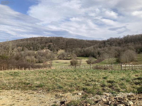 Terrain à Batir à vendre à Ambérieu-en-Bugey dans l'Ain (01500), ref : VT163-01032