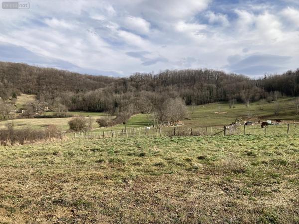 Terrain à Batir à vendre à Ambérieu-en-Bugey dans l'Ain (01500), ref : VT163-01032