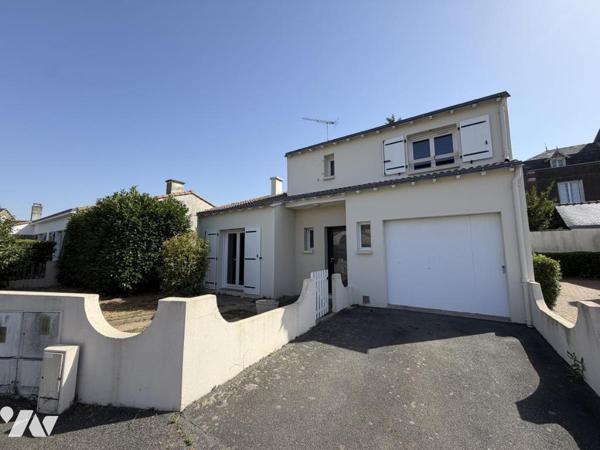Sacré-Cœur : maison 3 chambres garage et jardin dans un square 