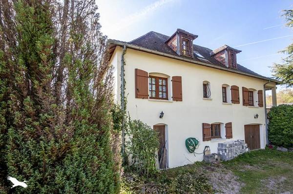 Maison à vendre |  Piégut-Pluviers |  7 pièces | 160 m²