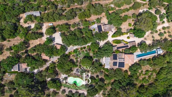Saint-Maximin-la-Sainte-Baume, Propriété 12 Chambres -  600 m² à vendre