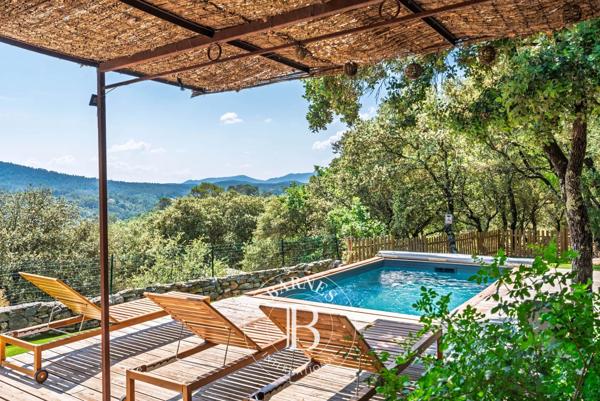 Saint-Maximin-la-Sainte-Baume, Propriété 12 Chambres -  600 m² à vendre