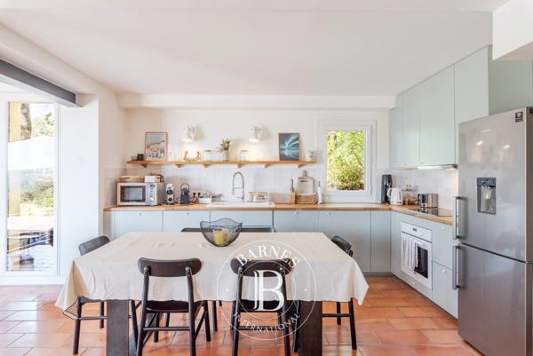 Saint-Maximin-la-Sainte-Baume, Propriété 12 Chambres -  600 m² à vendre
