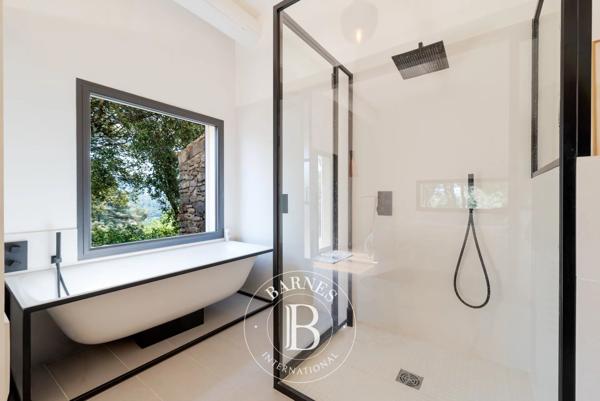 Saint-Maximin-la-Sainte-Baume, Propriété 12 Chambres -  600 m² à vendre