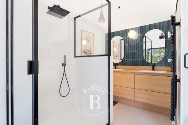 Saint-Maximin-la-Sainte-Baume, Propriété 12 Chambres -  600 m² à vendre