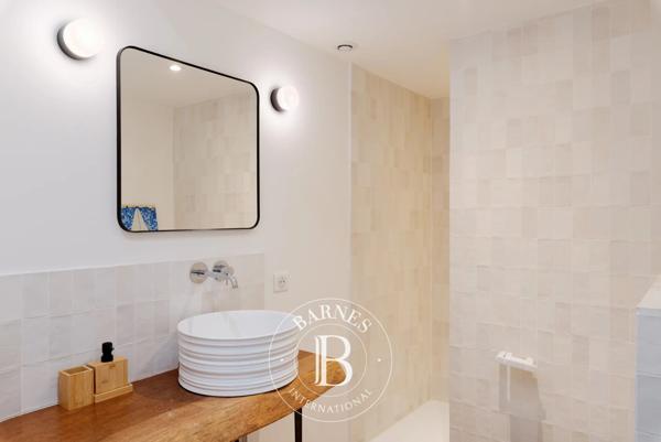 Saint-Maximin-la-Sainte-Baume, Propriété 12 Chambres -  600 m² à vendre
