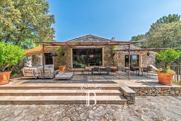 Saint-Maximin-la-Sainte-Baume, Propriété 12 Chambres -  600 m² à vendre