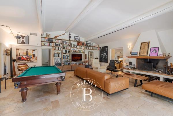 Saint-Maximin-la-Sainte-Baume, Propriété 12 Chambres -  600 m² à vendre
