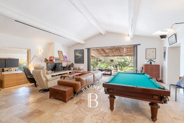 Saint-Maximin-la-Sainte-Baume, Propriété 12 Chambres -  600 m² à vendre