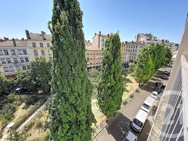 Appartement F3 à vendre  3 pièces - 58,03 m 2   LYON  - 69007