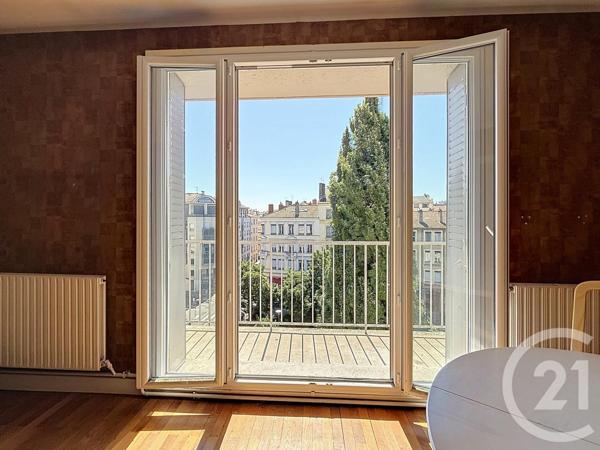 Appartement F3 à vendre  3 pièces - 58,03 m 2   LYON  - 69007