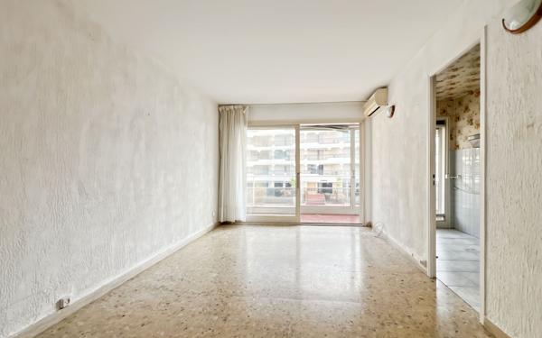 Appartement à vendre    1 pièce • 26,42 m2 Fréjus