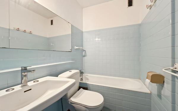 Appartement à vendre    1 pièce • 26,42 m2 Fréjus