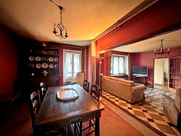 Ensemble immobilier à vendre à Connantre