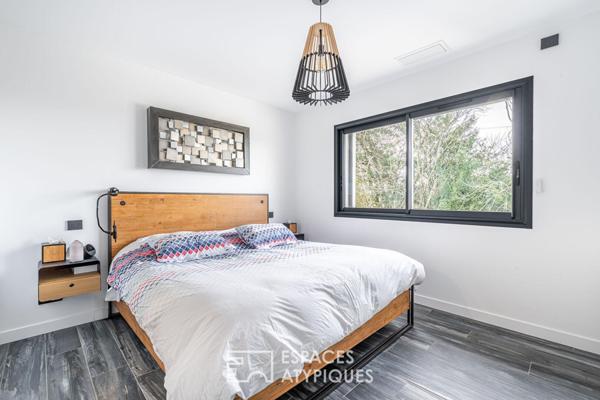 Maison contemporaine rénovée avec extension et toit-terrasse à Saint-Pierre-de-Chandieu