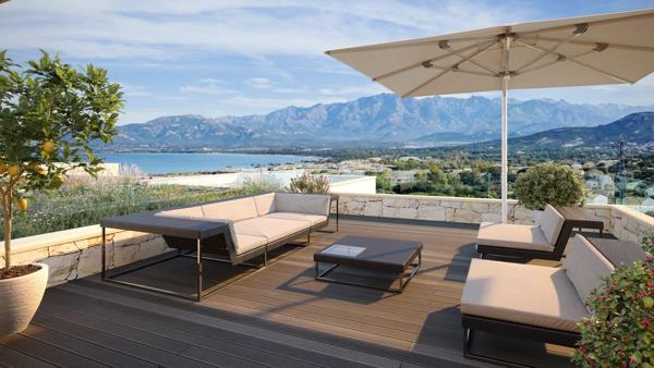 CORSE, À CALVI APPARTEMENT T3 AVEC TERRASSE ET JARDIN AVEC VUE SUR LA BAIE