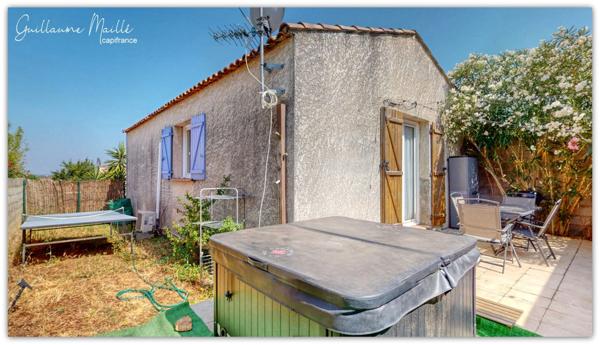 Villa de 218m² habitable avec piscine, garage et gîte indépendant de 51m² habitable à vendre à ROUJAN (34320)