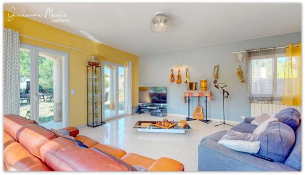 Villa de 218m² habitable avec piscine, garage et gîte indépendant de 51m² habitable à vendre à ROUJAN (34320)