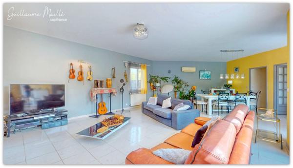 Villa de 218m² habitable avec piscine, garage et gîte indépendant de 51m² habitable à vendre à ROUJAN (34320)