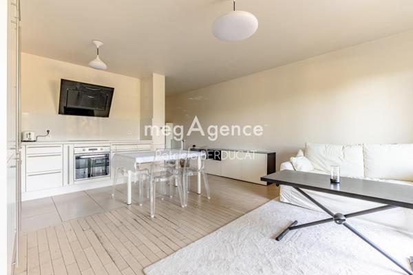 Appartement à CHARENTON-LE-PONT, 94220 - 2 pièces 51m²