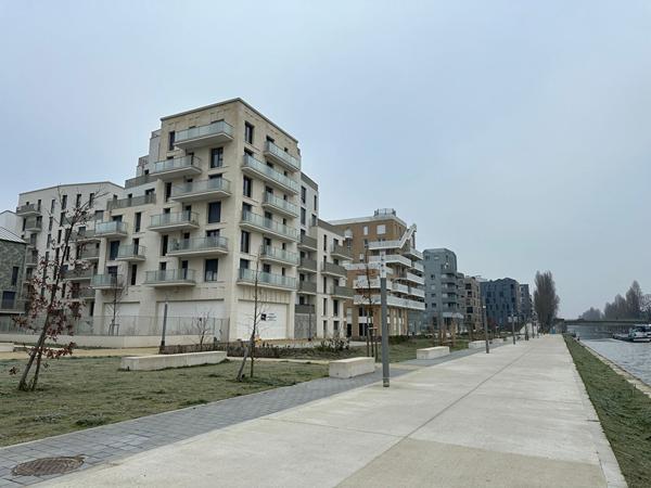 MURS DE COMMERCE LIBRE A VENDRE 170M² + TERRASSE 20M²