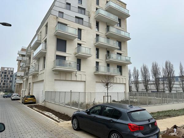 MURS DE COMMERCE LIBRE A VENDRE 170M² + TERRASSE 20M²