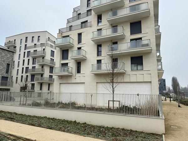 MURS DE COMMERCE LIBRE A VENDRE 170M² + TERRASSE 20M²