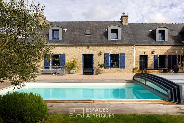 maison de caractère sur jardin paysagé avec piscine chauffée