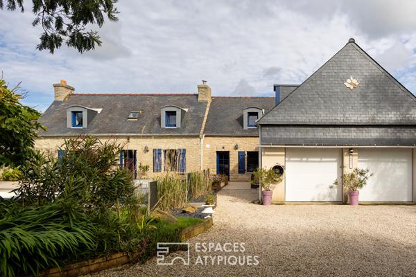 maison de caractère sur jardin paysagé avec piscine chauffée