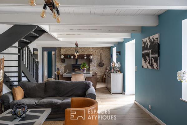 maison de caractère sur jardin paysagé avec piscine chauffée