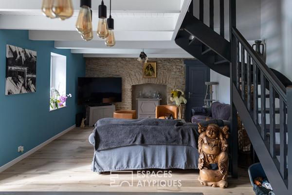 maison de caractère sur jardin paysagé avec piscine chauffée