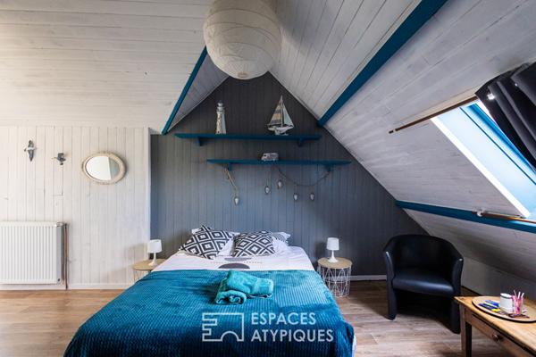 maison de caractère sur jardin paysagé avec piscine chauffée