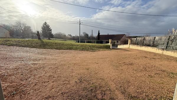 Le Vernet (03200) Vente à terme libre - Maison de plain-pied élevée sur sous-sol avec terrain