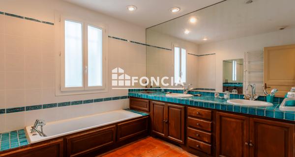 À vendre Maison 5 pièces 160 m² - Nîmes 30900